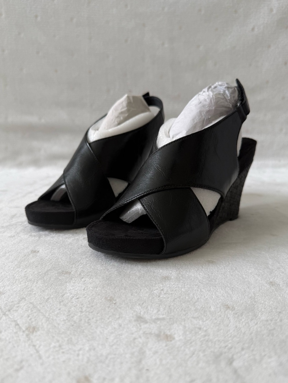 A2 by Aerosoles Cherry Plush Wedge Sandals Black 7.5M NIB Memory Foam